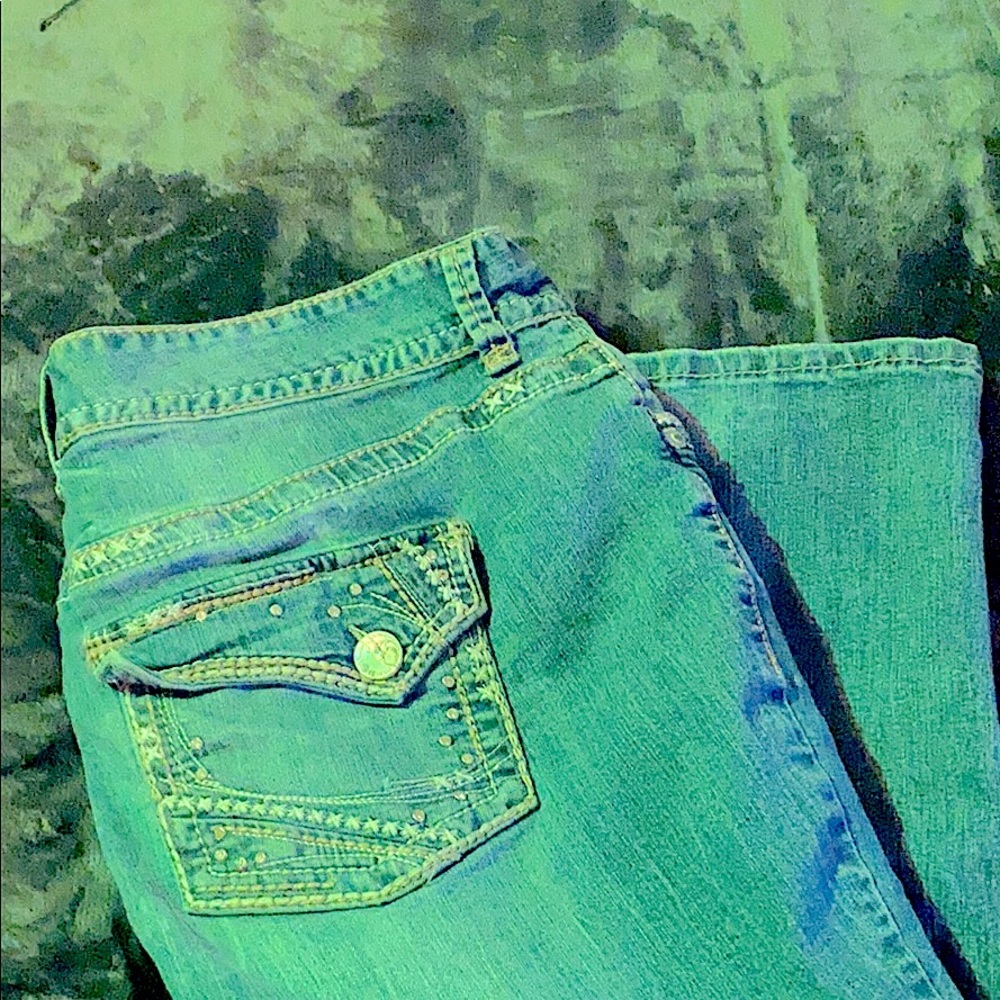Maurice dark washed denim capris